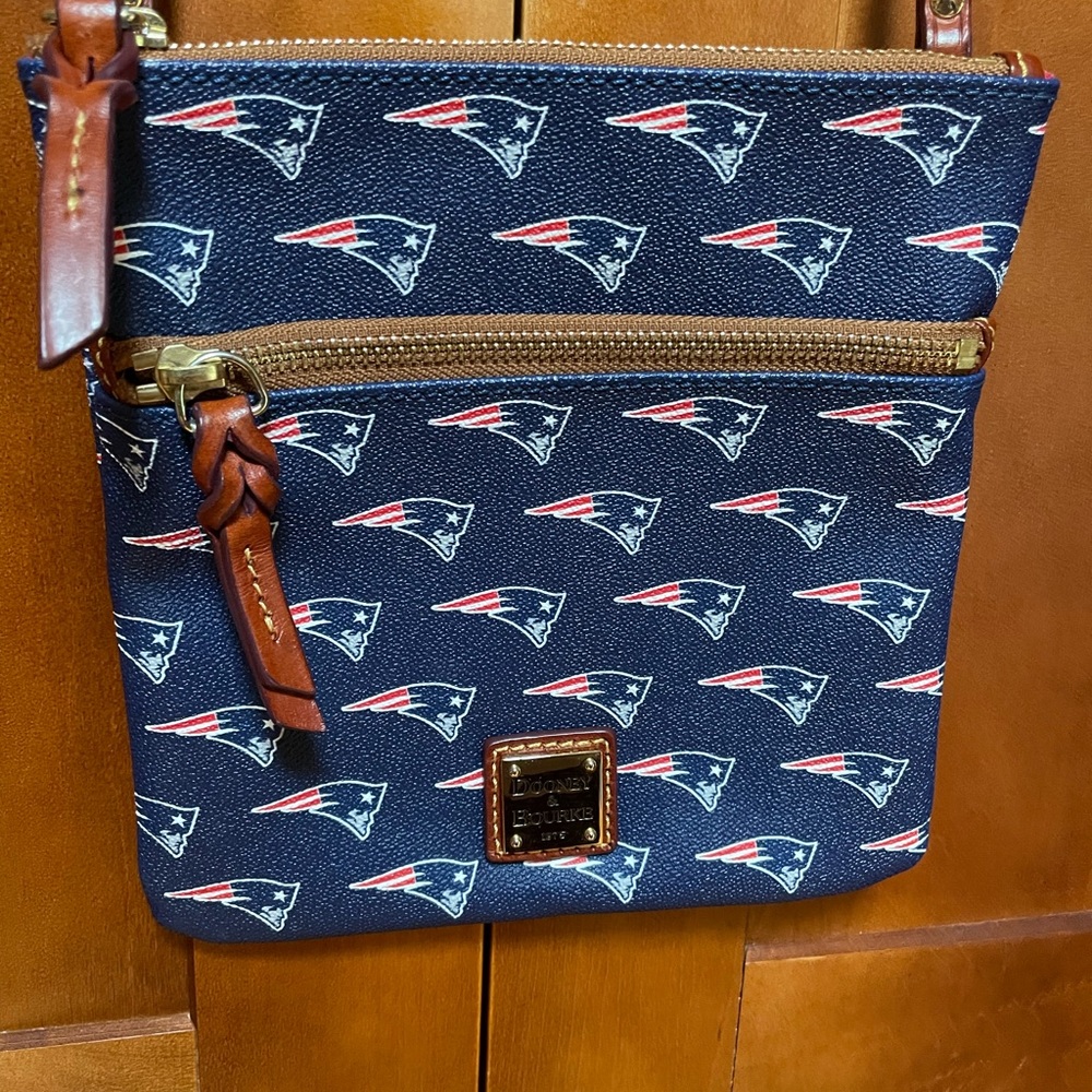 Dooney & Bourke New England Patriots Crossbody Bag